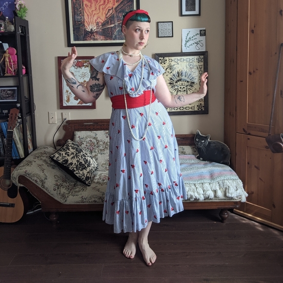 Meet your Posher, Christina - Picture 1 of 1